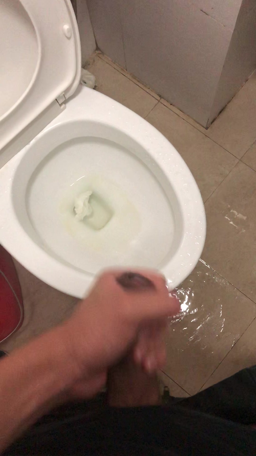 大量汁液射出!16岁少年自慰把积攒了一个月的精液一滴不剩全部射出！