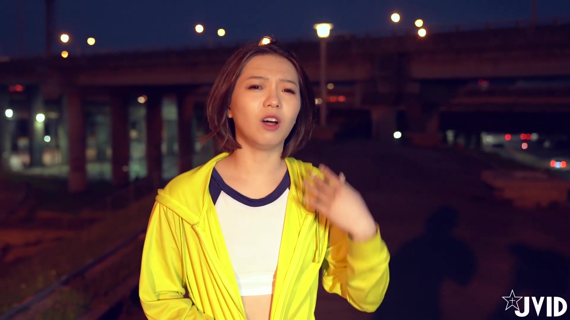 国产剧情微电影热门解锁美女雅捷作品【健身教练把正在做夜跑运动的少女操了