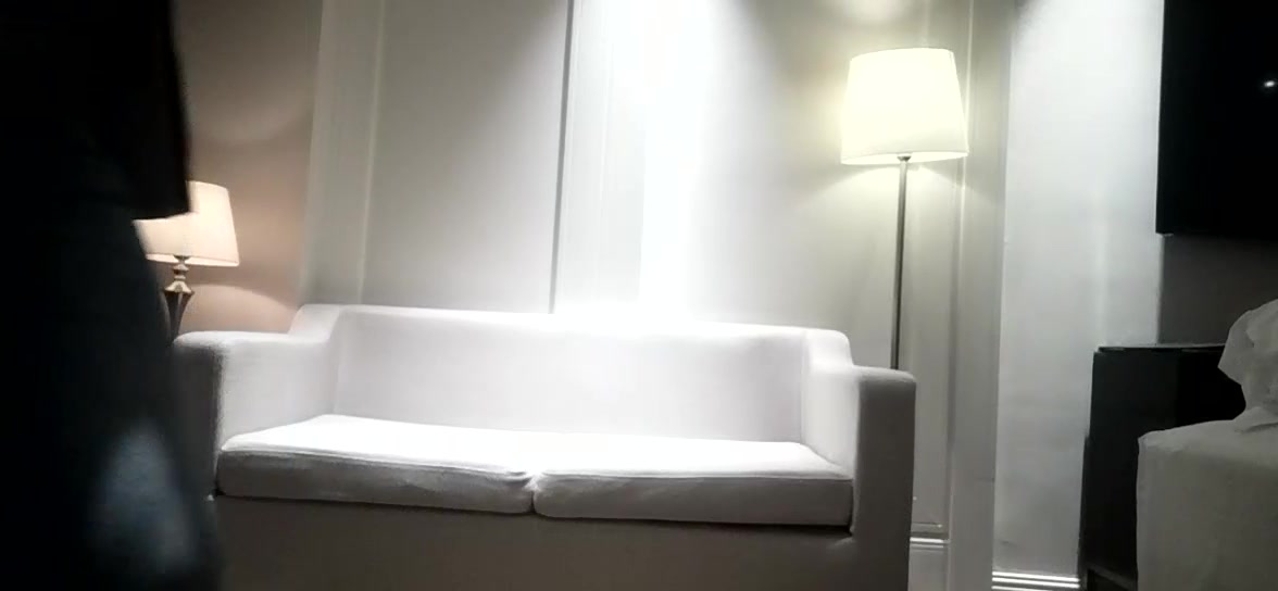 9.22源码高清录制新人《油哥探花》酒店约炮样子斯文的眼镜女大学生站着沙发上各种姿势草