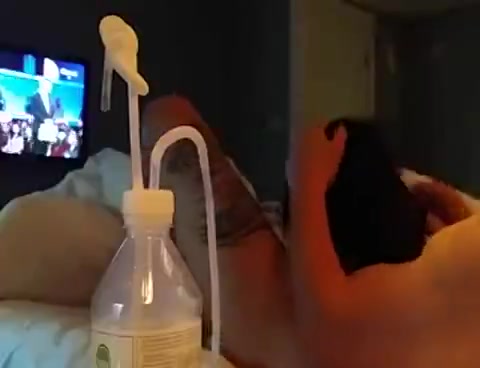 小骚逼边溜冰边给我舔鸡巴