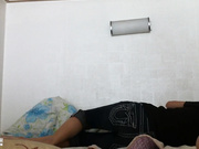 在住處各種姿勢肏苗條長發女_1