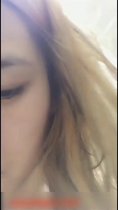 戴着黑框眼镜御姐范女主播直播啪啪对白清晰